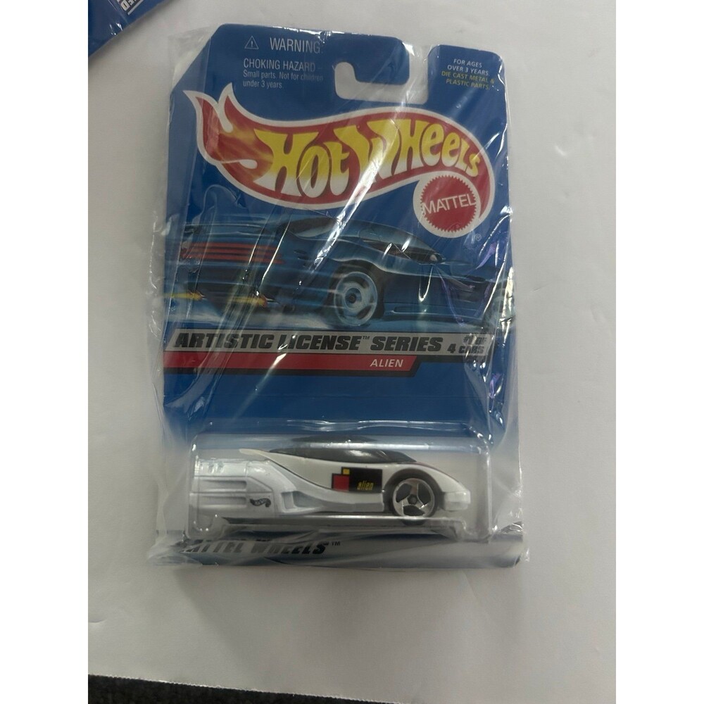 Sealed 97 Artistic License Series Hot Wheels Diecast Toy Cars 1/64 Alien